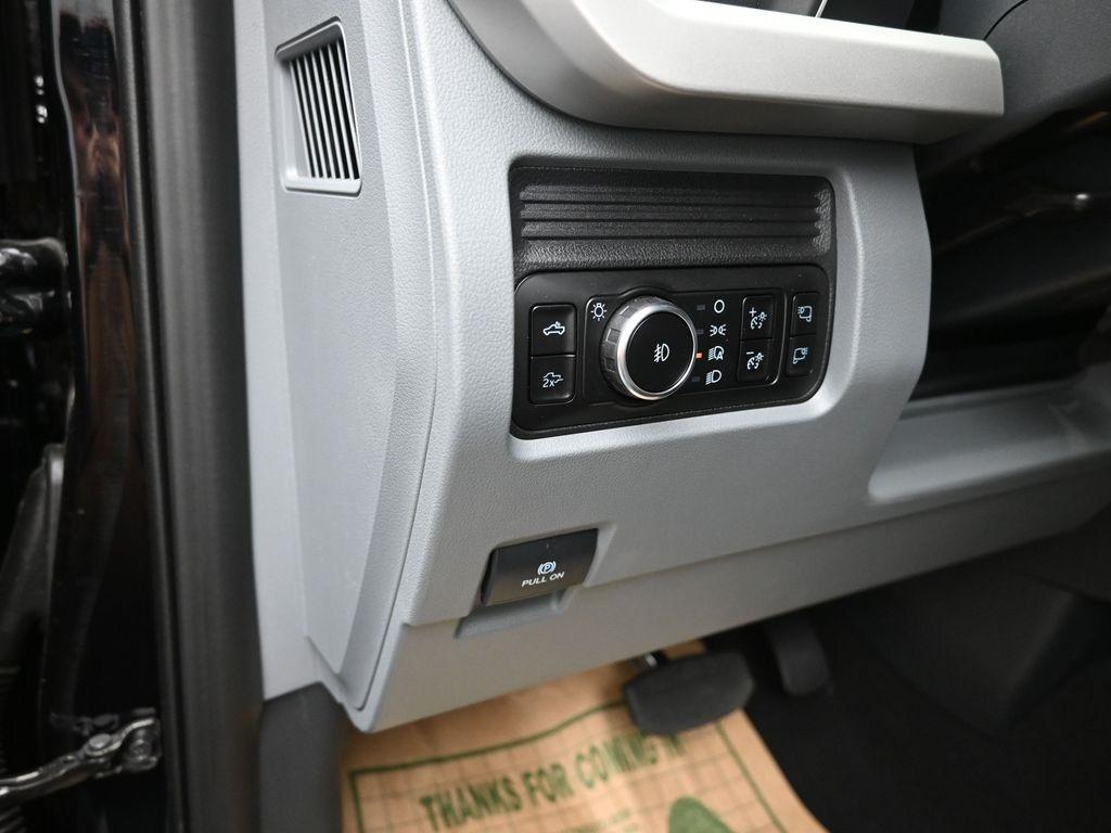 new 2025 Ford F-250 car, priced at $81,721