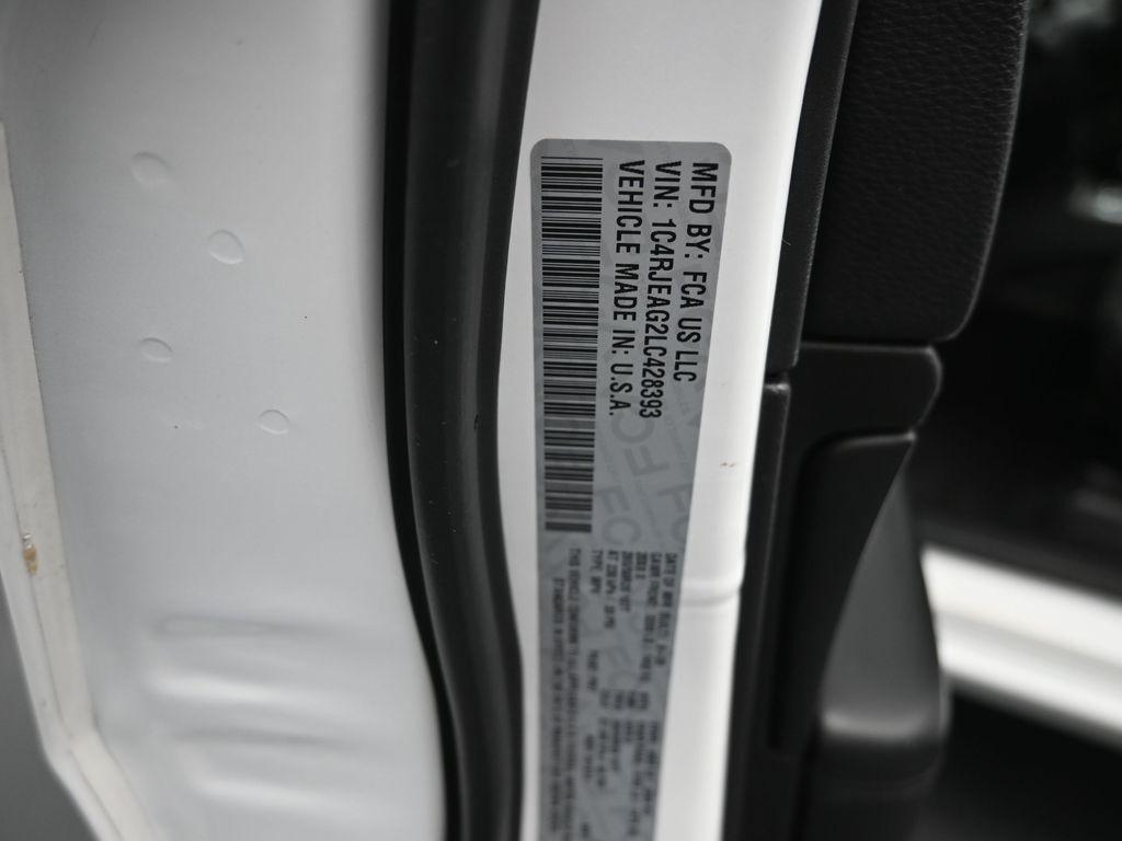 used 2020 Jeep Grand Cherokee car, priced at $22,321