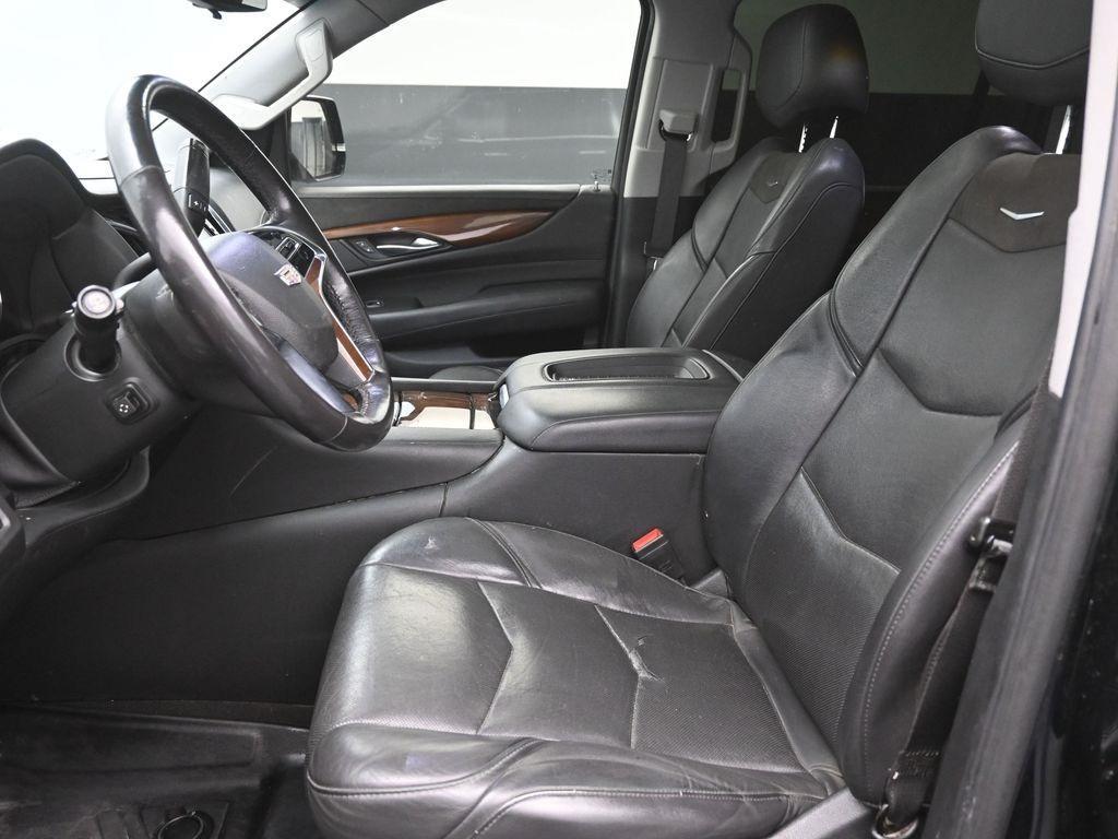 used 2020 Cadillac Escalade ESV car, priced at $32,691