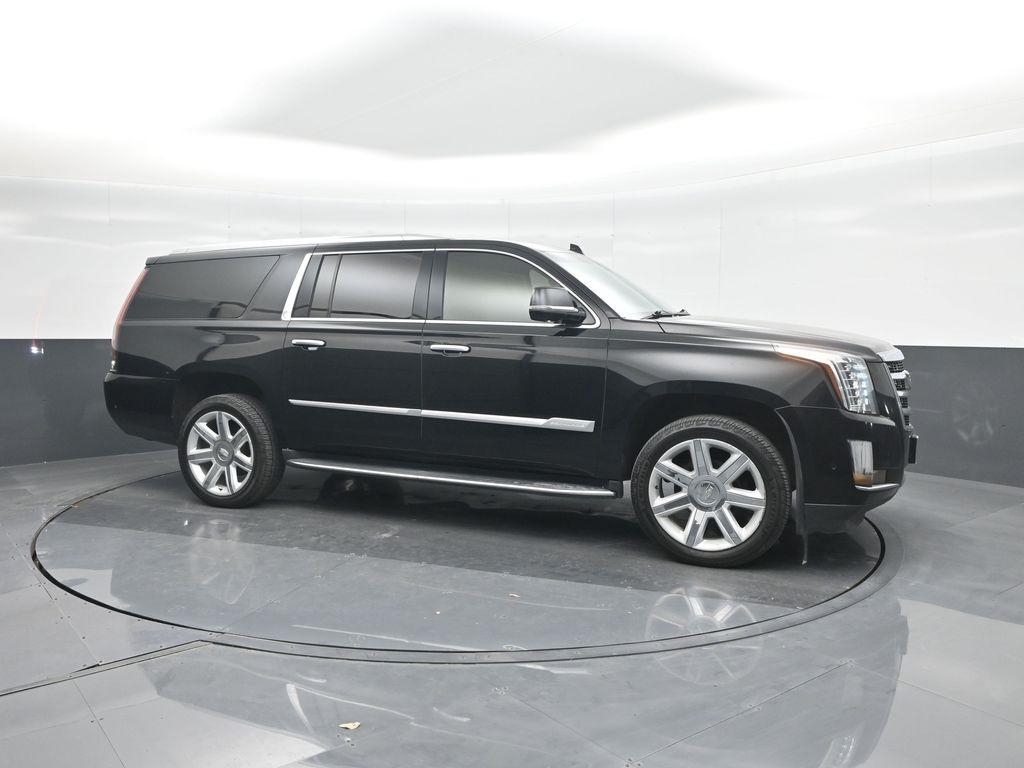 used 2020 Cadillac Escalade ESV car, priced at $32,691