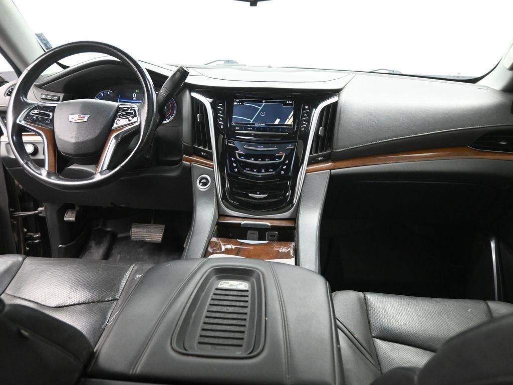 used 2020 Cadillac Escalade ESV car, priced at $32,691