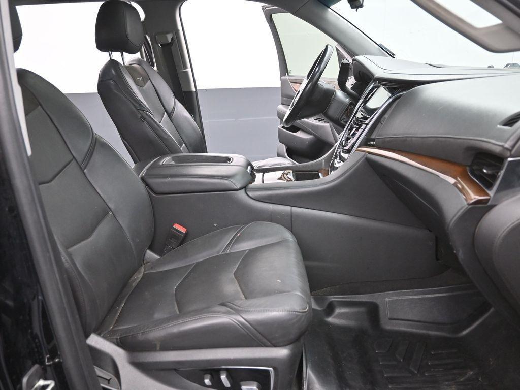 used 2020 Cadillac Escalade ESV car, priced at $32,691