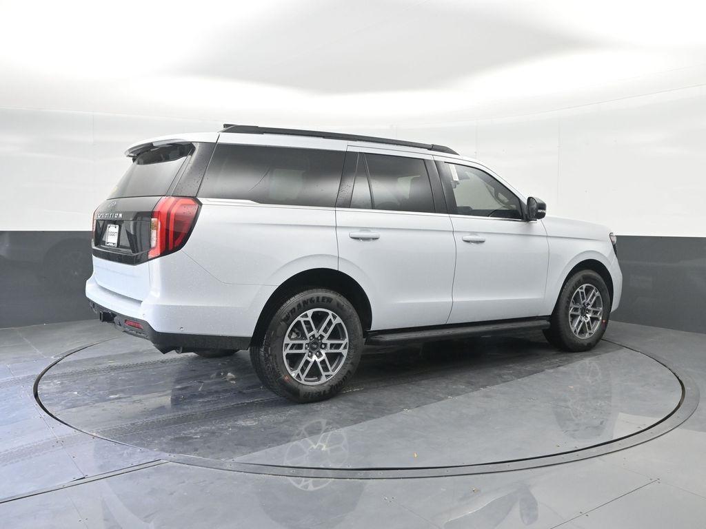 new 2025 Ford Expedition car, priced at $68,370
