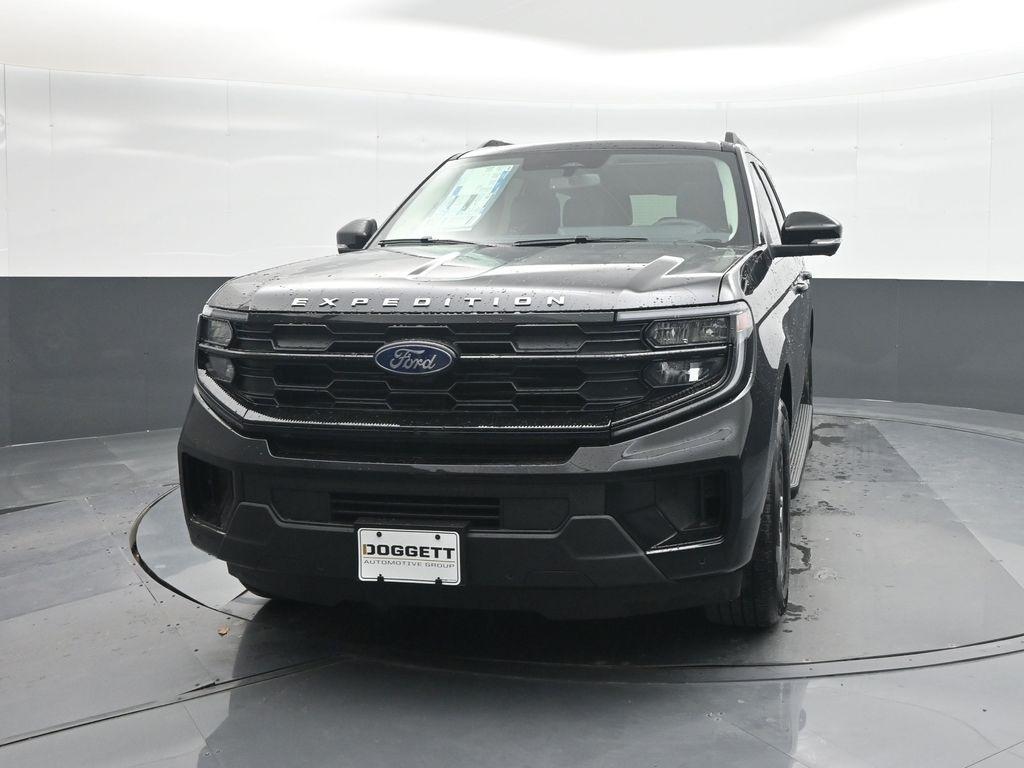 new 2025 Ford Expedition car, priced at $65,826