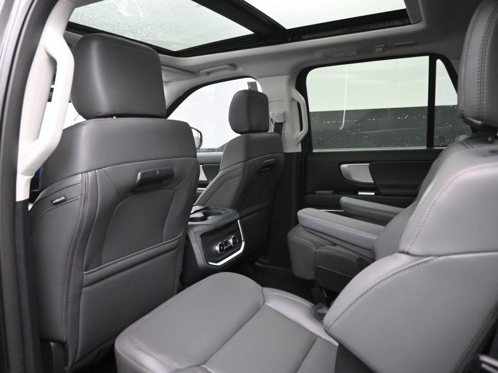 new 2025 Ford Expedition car, priced at $65,826