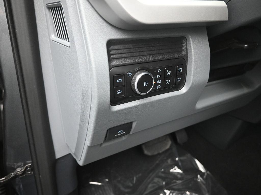 new 2025 Ford F-250 car, priced at $71,730