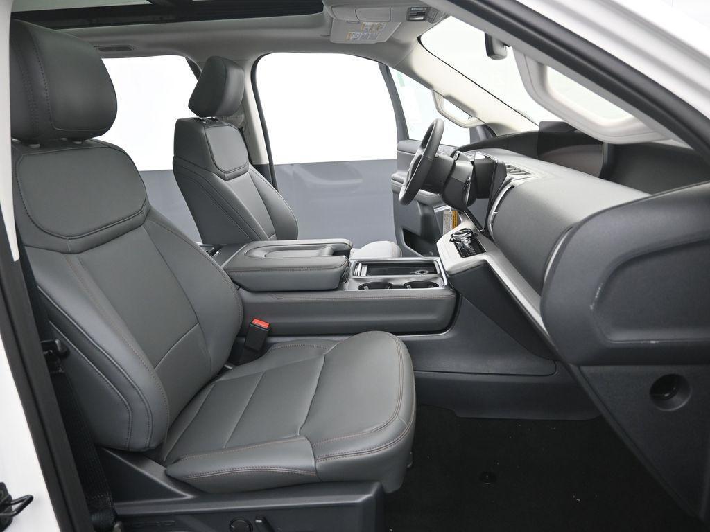 new 2025 Ford Expedition car, priced at $65,328