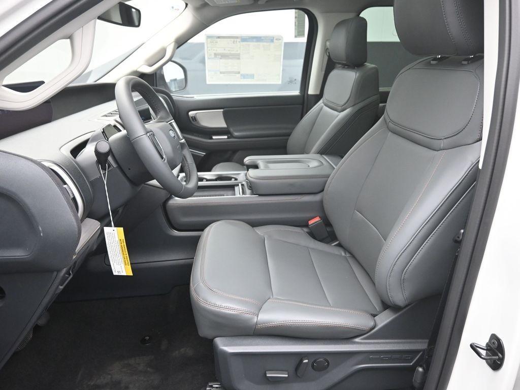 new 2025 Ford Expedition car, priced at $65,328
