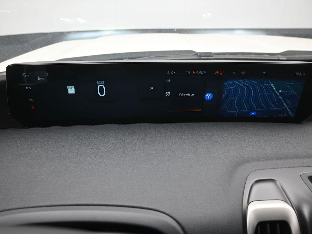 new 2025 Ford Expedition car, priced at $65,328