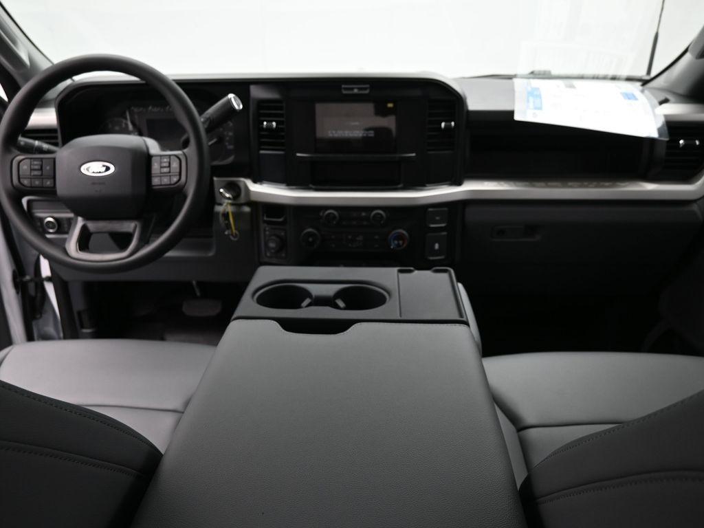 new 2025 Ford F-250 car, priced at $61,547