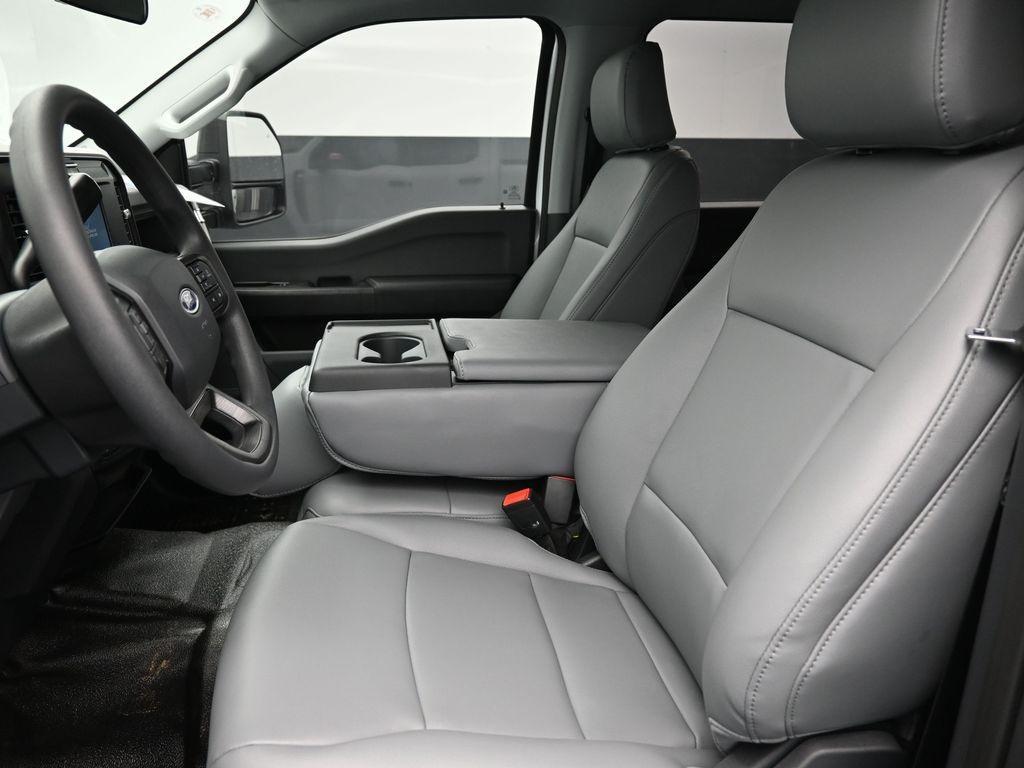 new 2025 Ford F-250 car, priced at $61,547