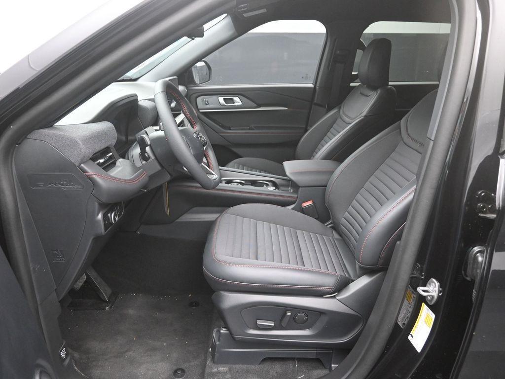 new 2025 Ford Explorer car, priced at $44,846