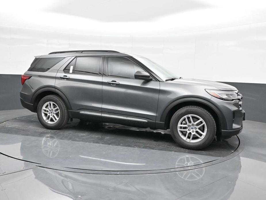 new 2025 Ford Explorer car, priced at $40,538