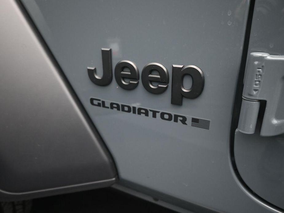 used 2024 Jeep Gladiator car, priced at $38,992