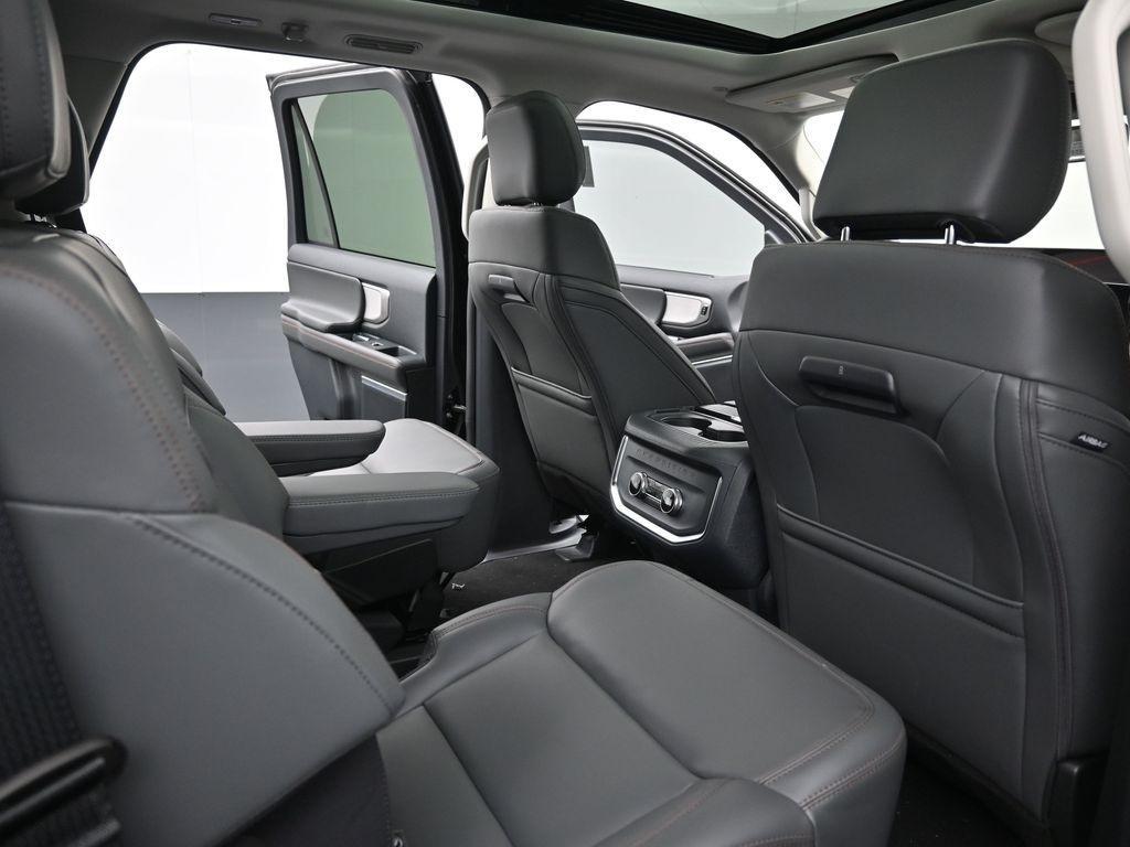 new 2025 Ford Expedition car, priced at $66,076