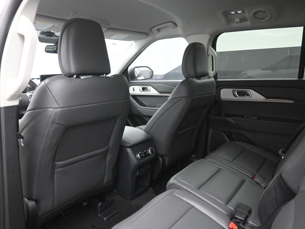 new 2025 Ford Explorer car, priced at $40,875