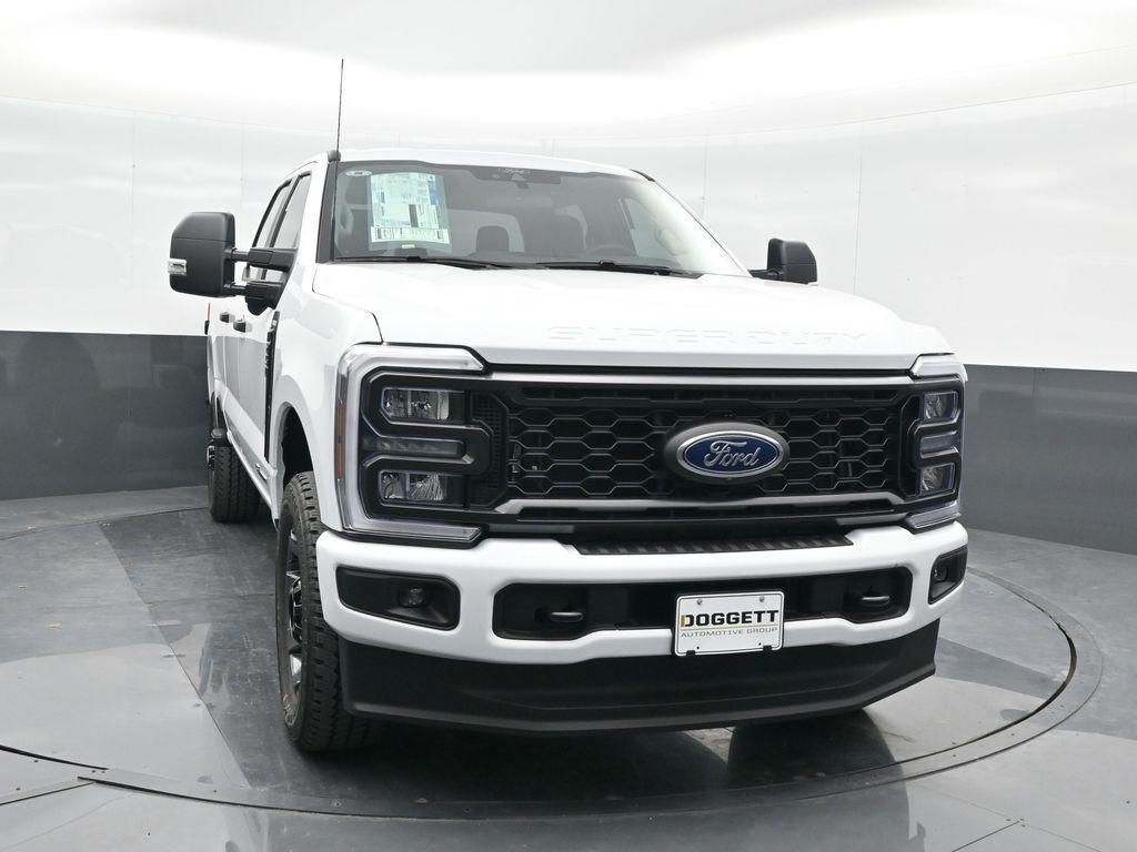 new 2025 Ford F-250 car, priced at $72,220