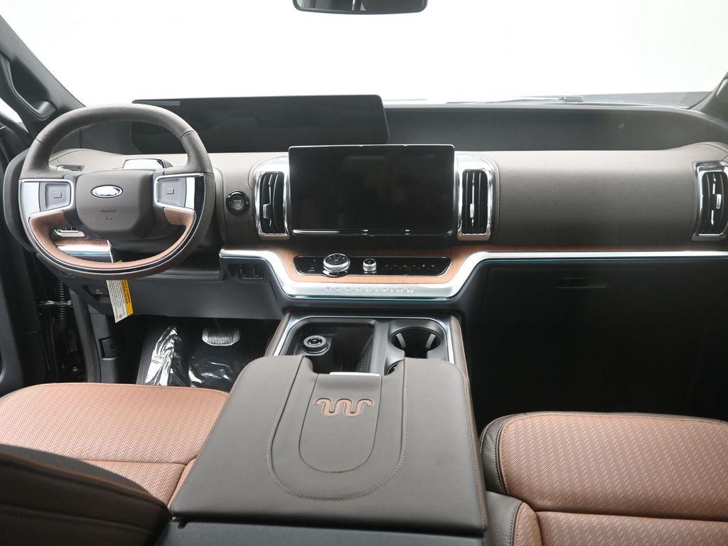 new 2025 Ford Expedition Max car, priced at $85,603