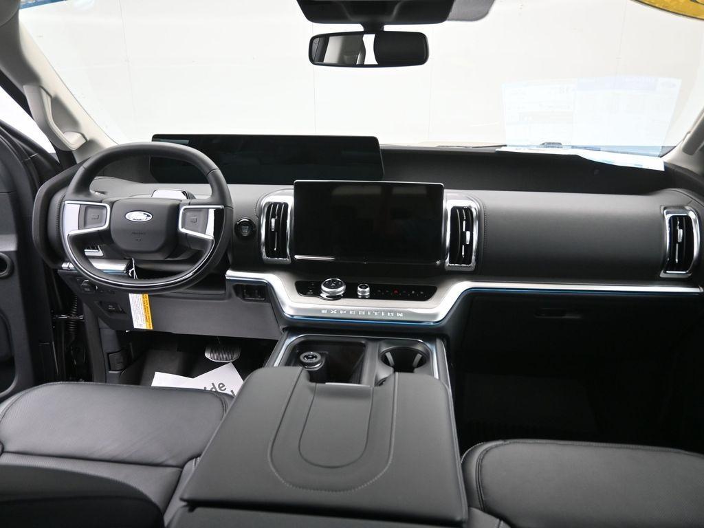 new 2025 Ford Expedition car, priced at $75,638