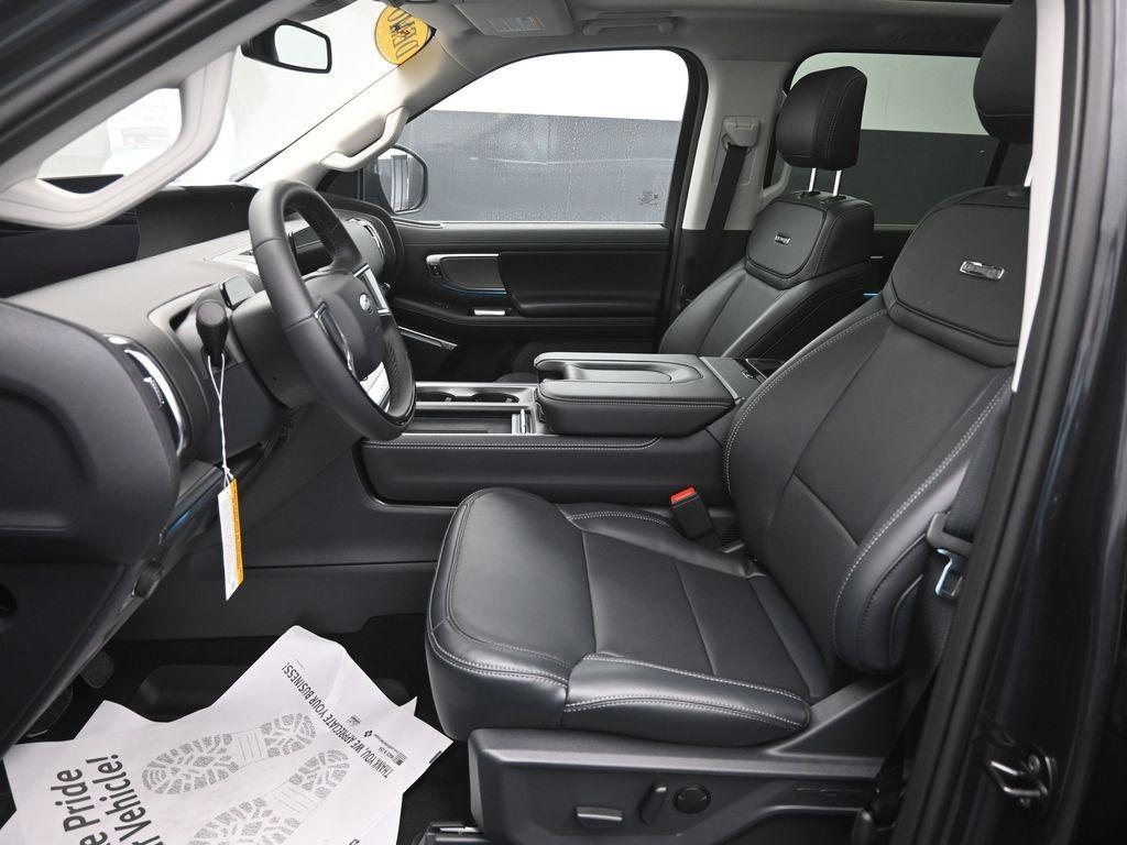 new 2025 Ford Expedition car, priced at $75,638