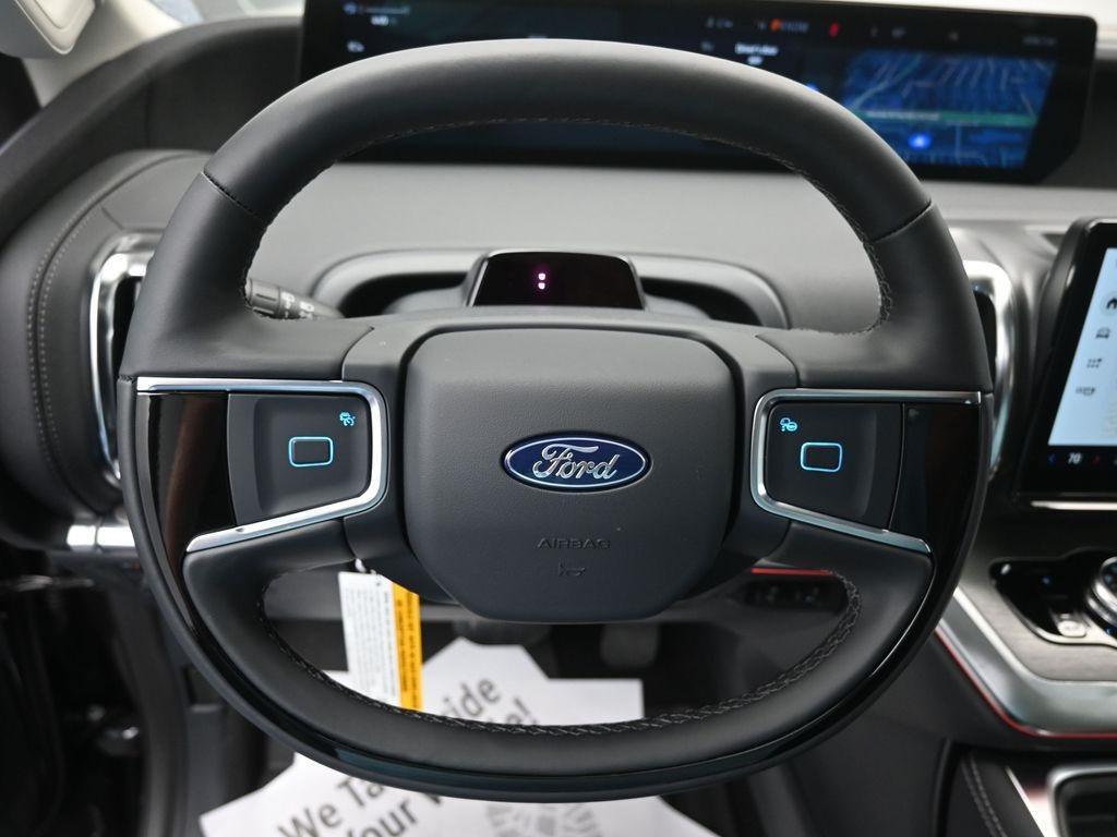 new 2025 Ford Expedition car, priced at $75,638