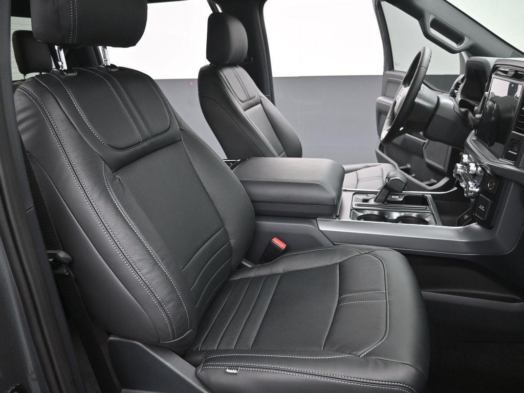 new 2025 Ford Explorer car, priced at $40,967