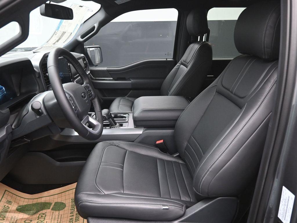 new 2025 Ford Explorer car, priced at $40,967