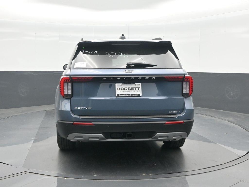 new 2025 Ford Explorer car, priced at $40,967