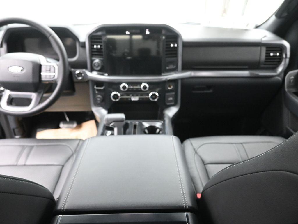 new 2025 Ford Explorer car, priced at $40,967