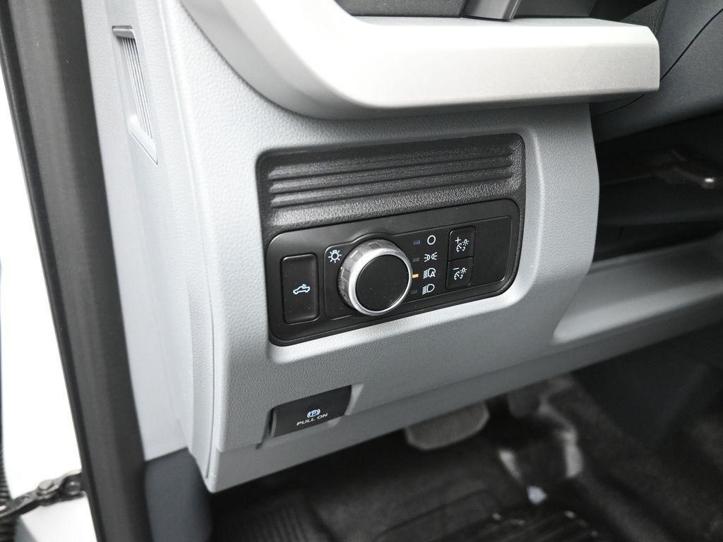 new 2025 Ford F-250 car, priced at $59,374