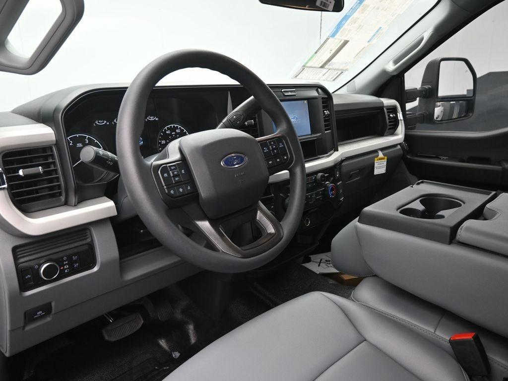 new 2025 Ford F-250 car, priced at $59,374