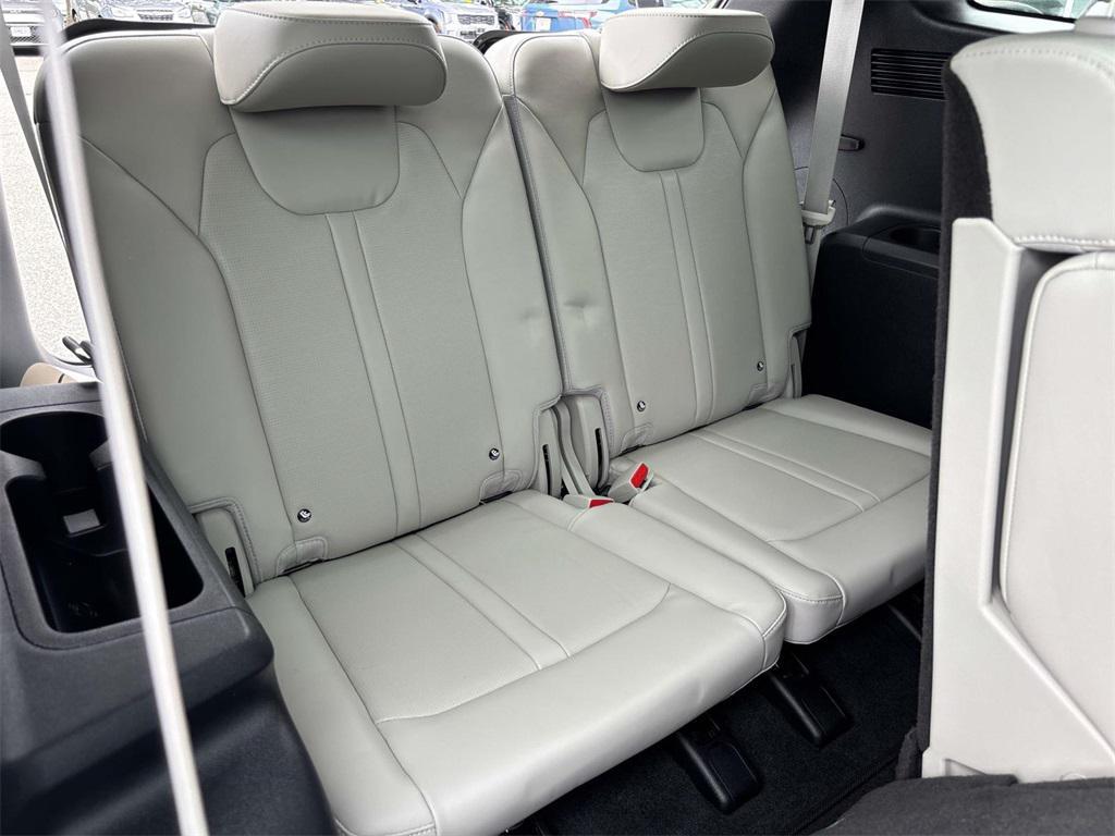used 2025 Kia Sorento car, priced at $37,995