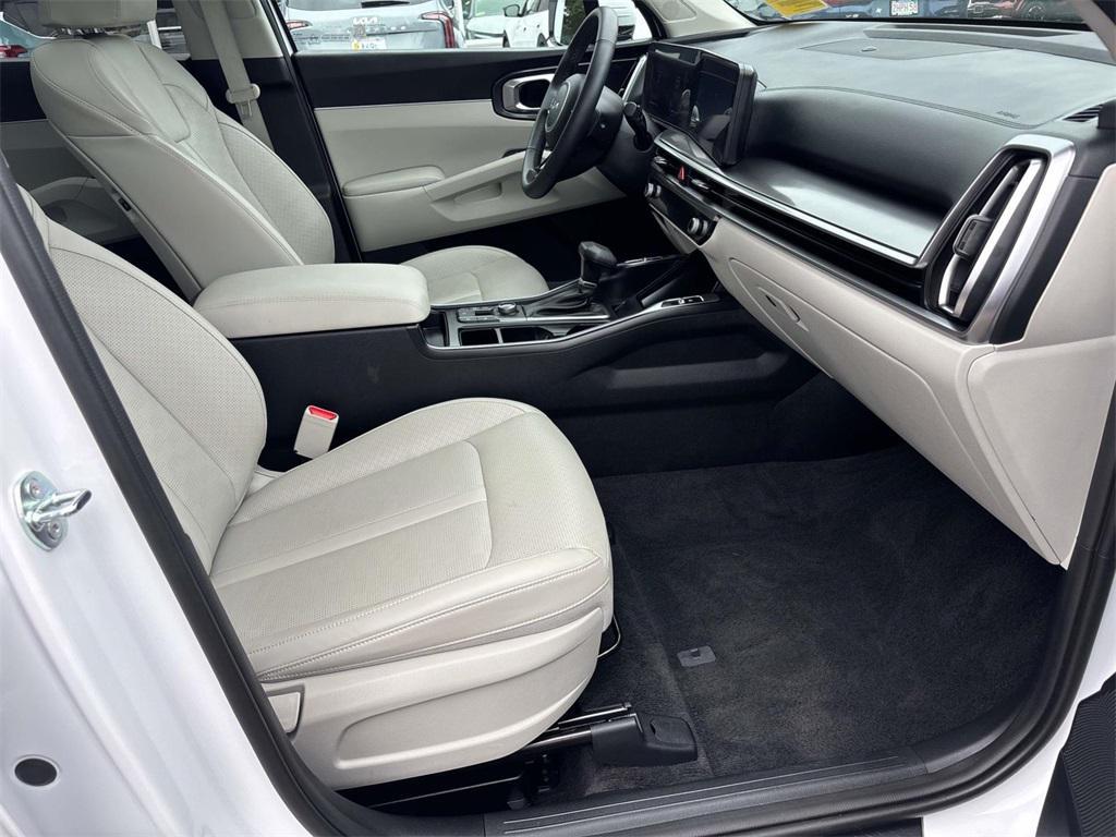 used 2025 Kia Sorento car, priced at $37,995