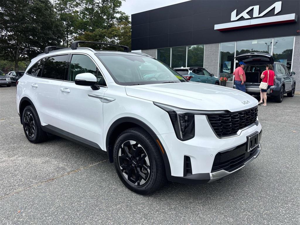used 2025 Kia Sorento car, priced at $37,995