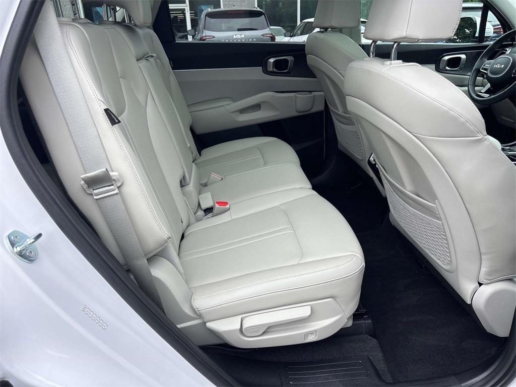 used 2025 Kia Sorento car, priced at $37,995
