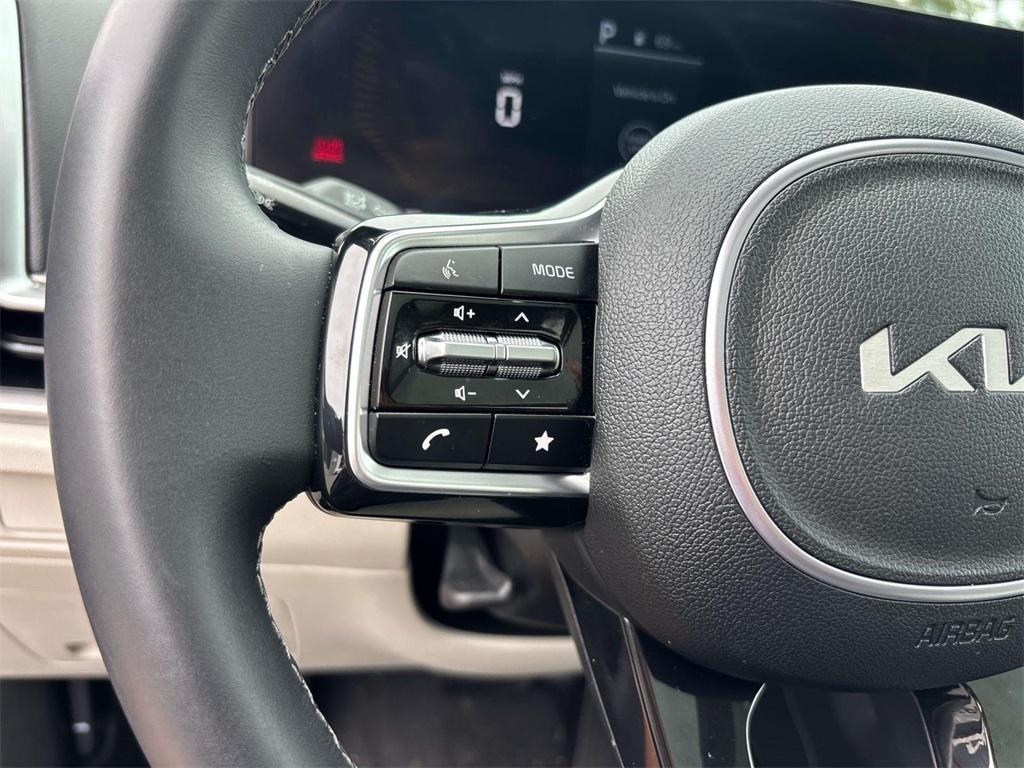 used 2025 Kia Sorento car, priced at $36,995