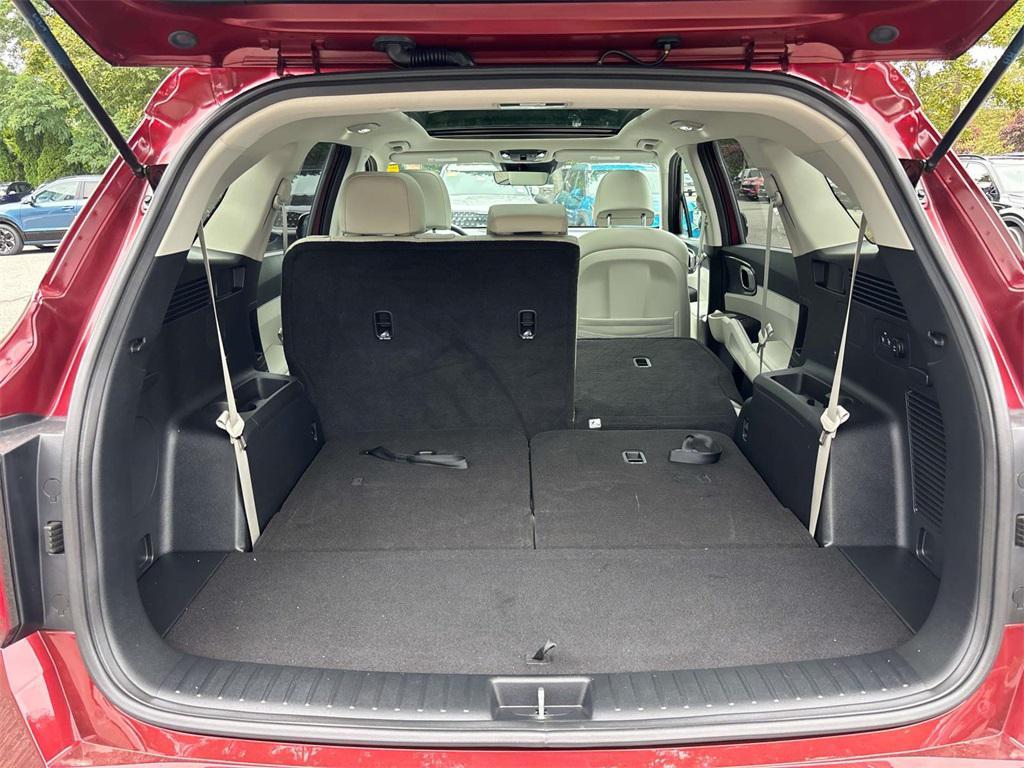 used 2025 Kia Sorento car, priced at $36,995