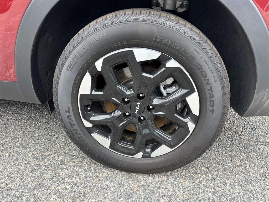 used 2025 Kia Sorento car, priced at $36,995