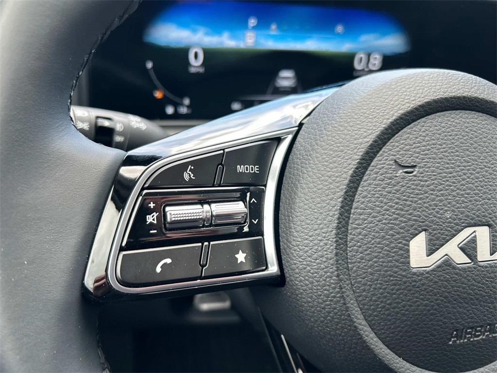 used 2025 Kia Seltos car, priced at $28,995