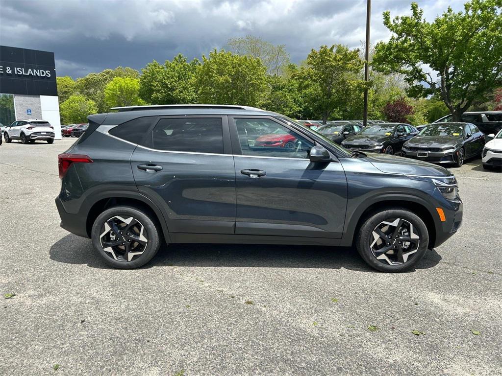 used 2025 Kia Seltos car, priced at $28,995
