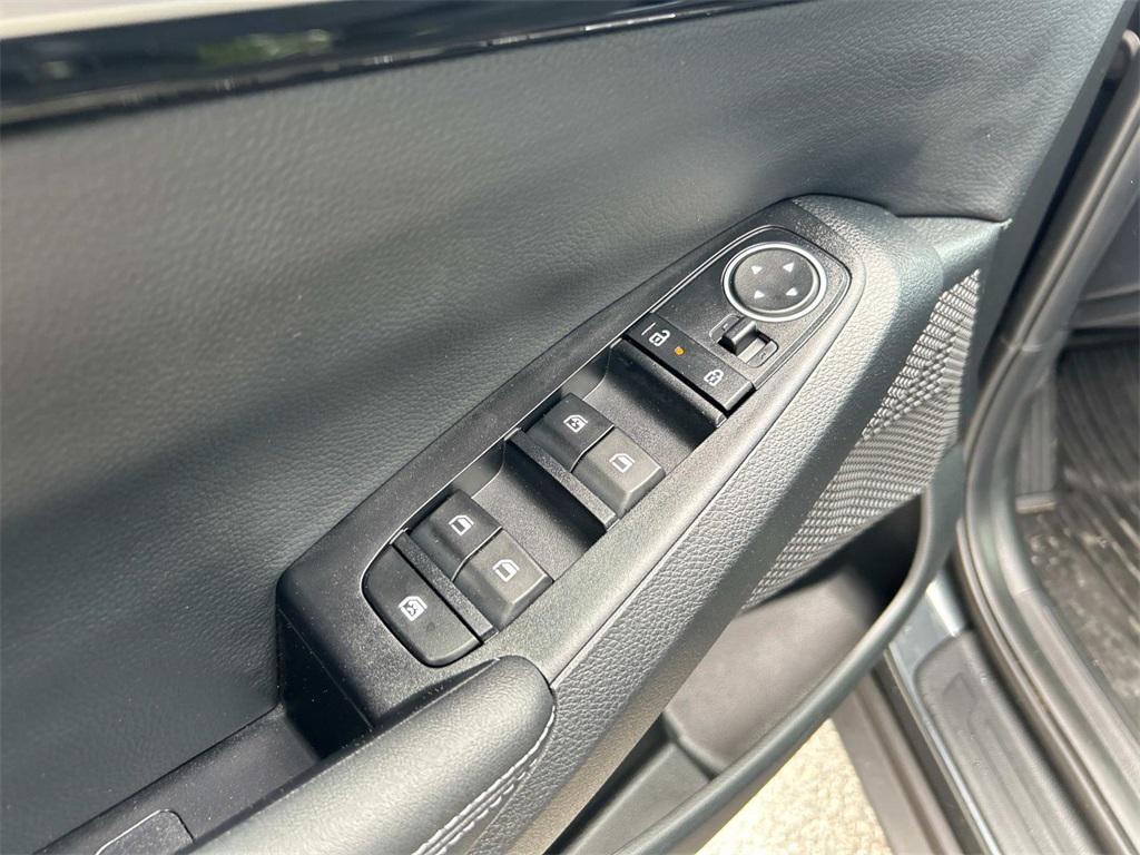 used 2025 Kia Seltos car, priced at $28,995