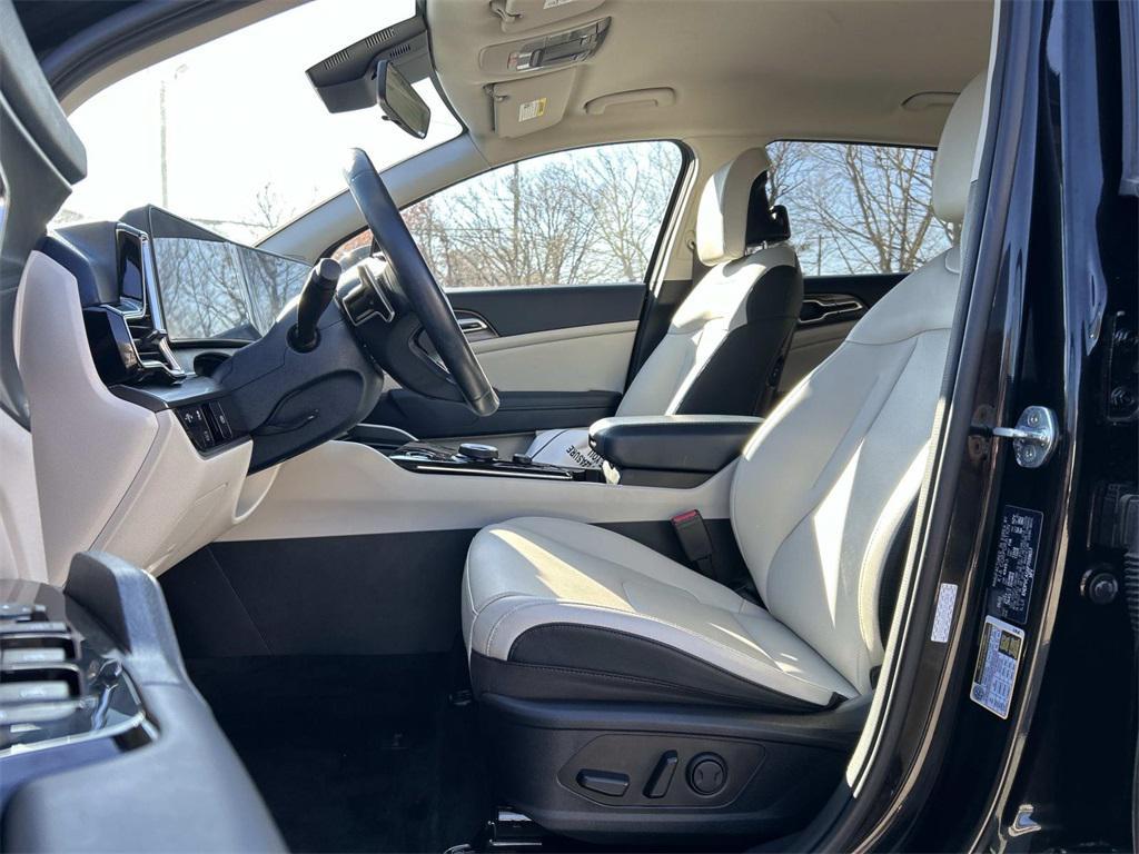 used 2023 Kia Sportage Hybrid car, priced at $27,995