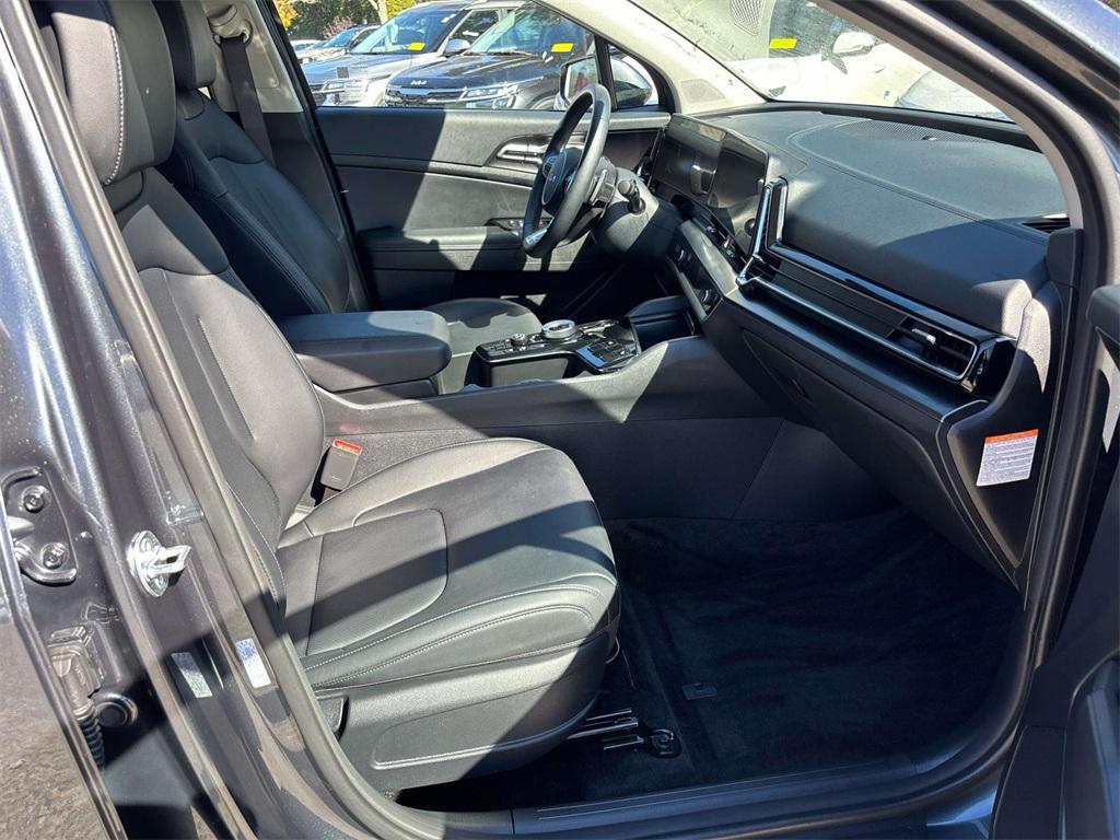 used 2025 Kia Sportage Hybrid car, priced at $32,995