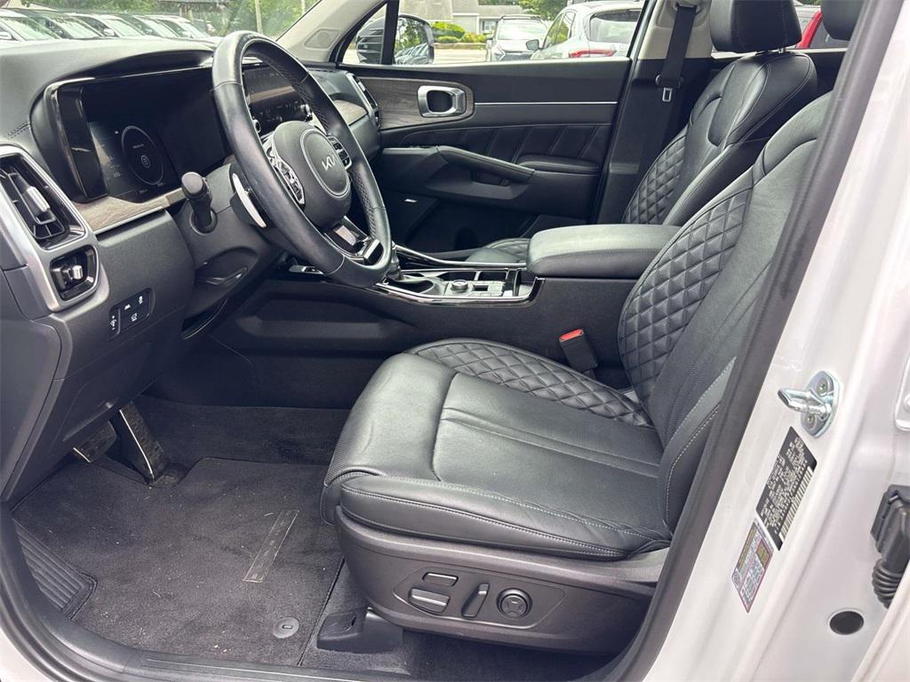 used 2022 Kia Sorento car, priced at $32,995