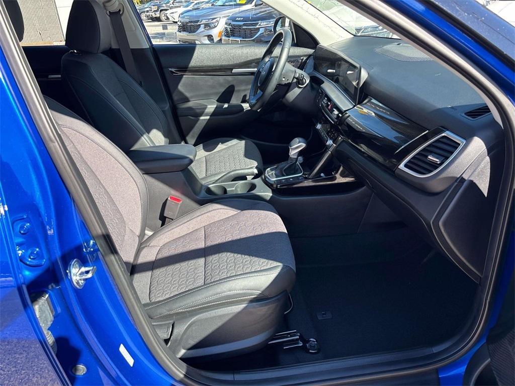 used 2025 Kia Seltos car, priced at $25,995