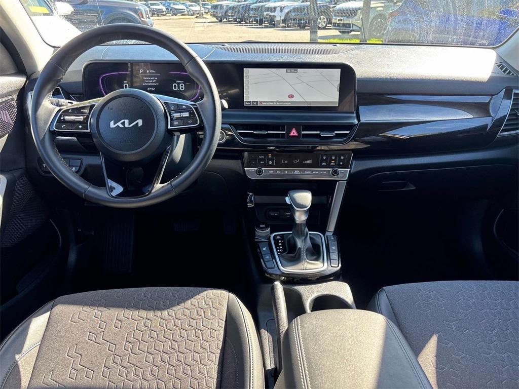 used 2025 Kia Seltos car, priced at $25,995