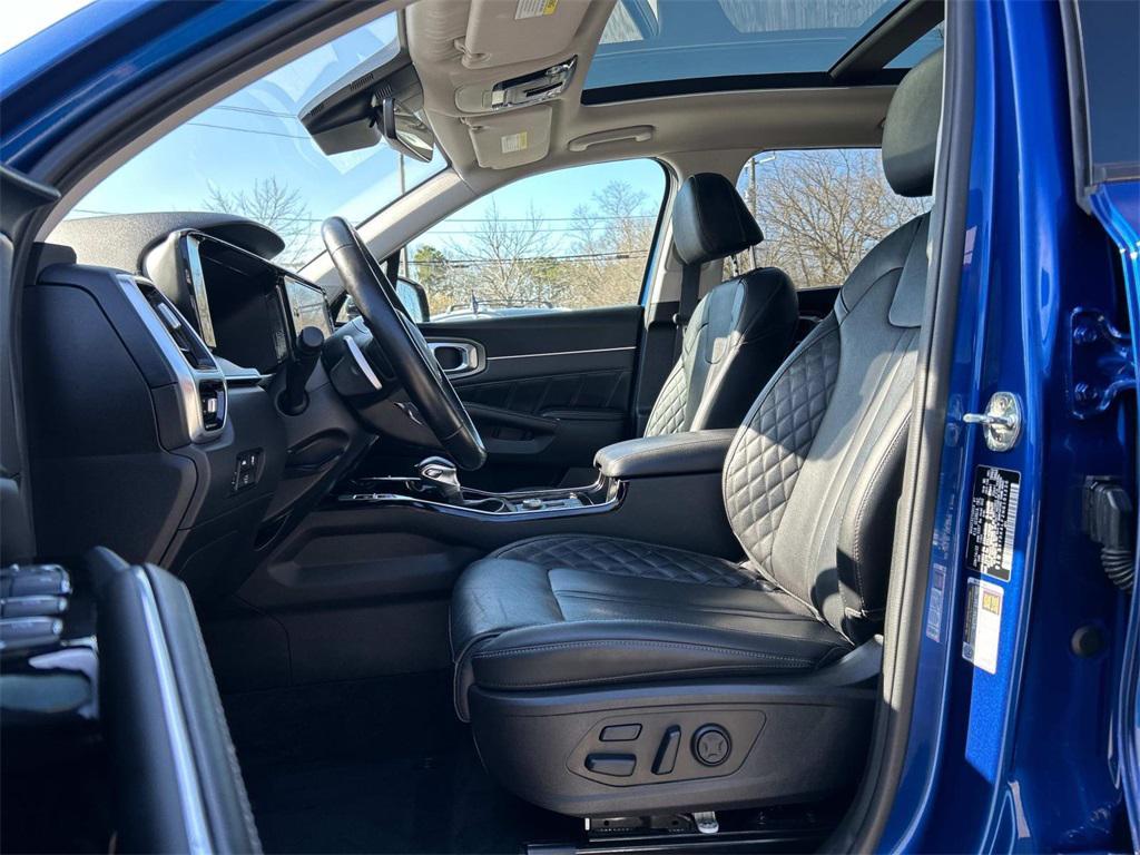used 2022 Kia Sorento car, priced at $30,995