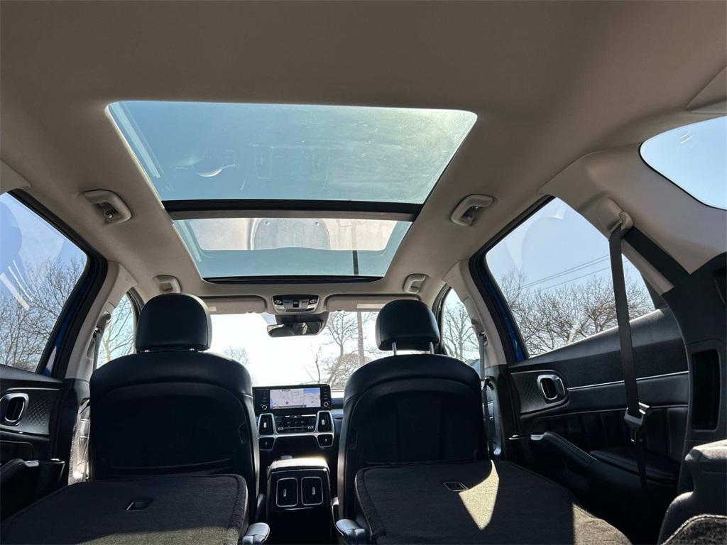 used 2022 Kia Sorento car, priced at $30,995