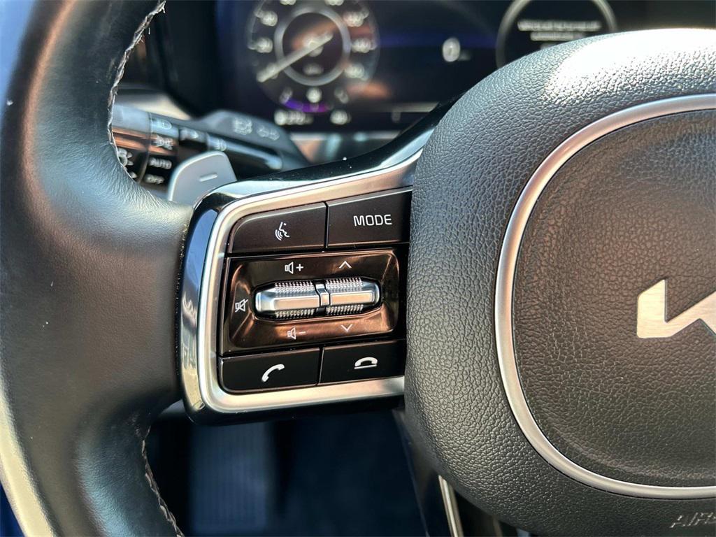used 2022 Kia Sorento car, priced at $30,995