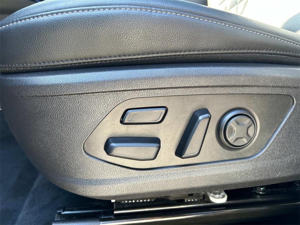 used 2022 Kia Sorento car, priced at $30,995